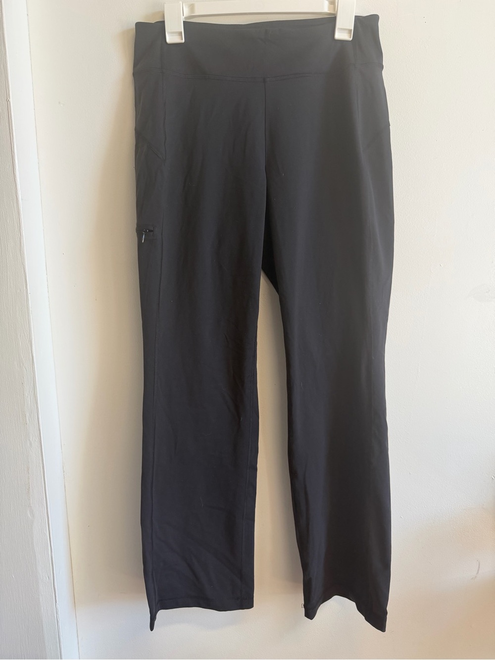Duluth Trading Co Black Straight Leg Athletic Yoga Pants Size M x 31